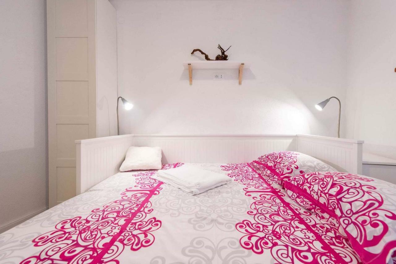 Studio Tamburini City Center Apartment โรวีน ภายนอก รูปภาพ