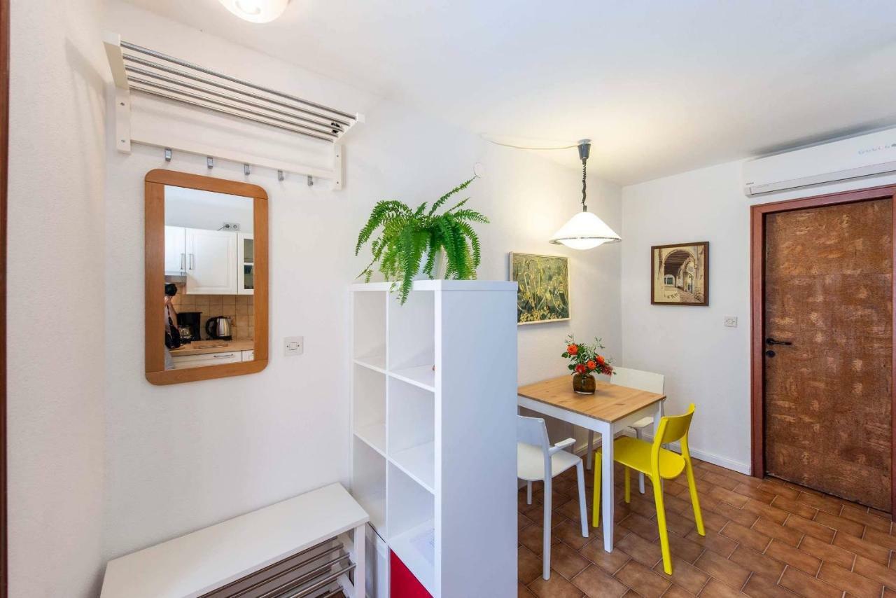 Studio Tamburini City Center Apartment โรวีน ภายนอก รูปภาพ